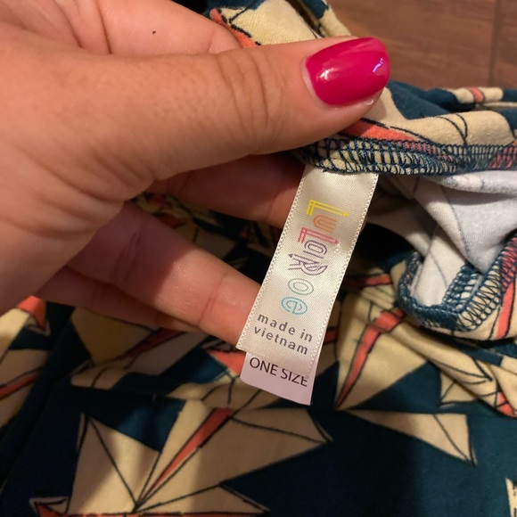 OS Lularoe Paper Airplane Leggings - Picture 2 of 3